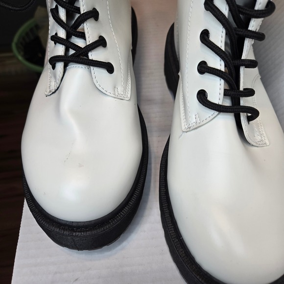 Weeboo NEW White Lace Up Platform Combat Boots Size 11 Chunky Sole Heel - Picture 4 of 11